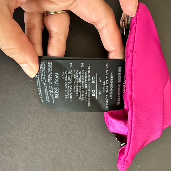 Heron Preston Triangle Shaped Keyring with Coin Holder - Picture 8 of 10